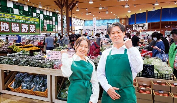 産直売場とスタッフ